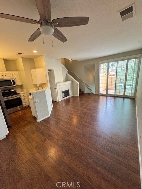 Building Photo - 1055 S St Tropez Ave