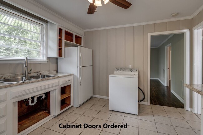 Building Photo - 3817 Burrus St