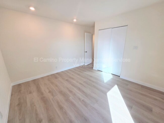 Building Photo - 10421 Carlyle Ct