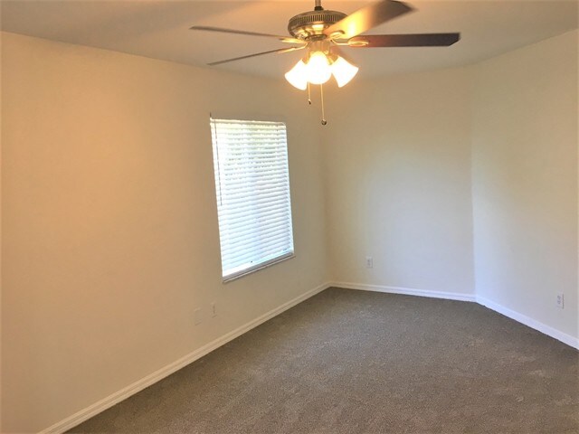 Building Photo - 12639 Longcrest Dr