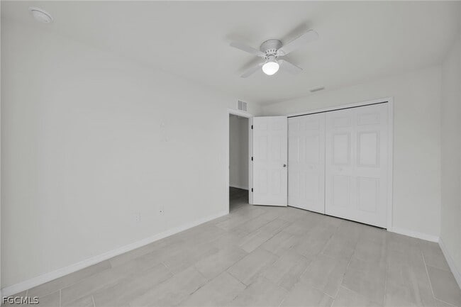 Building Photo - 614 SW 3rd Ct