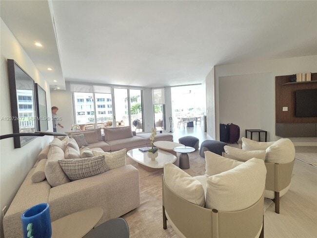 Building Photo - 739 Crandon Blvd