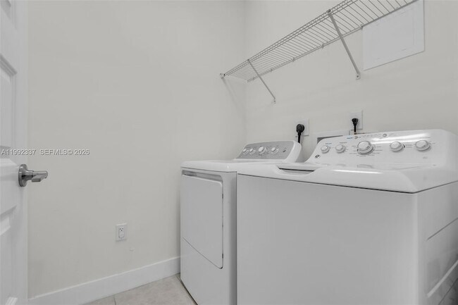 Building Photo - 8363 NW 41st St