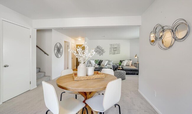 Building Photo - 5085 Valley Crest Dr