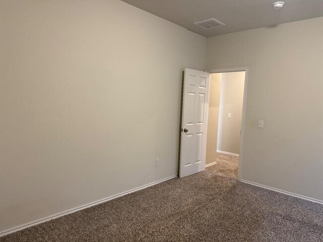 Building Photo - 11016 NW 100th St