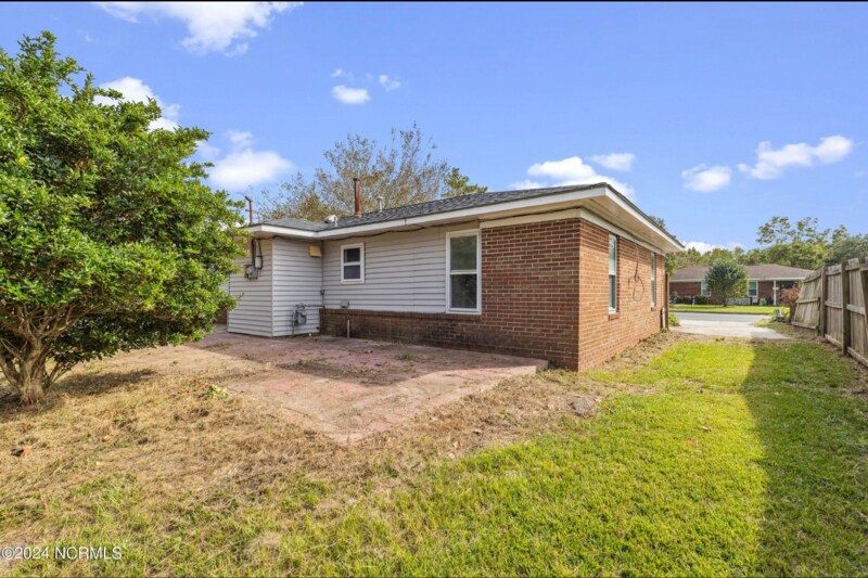 Building Photo - 2703 Robeson St