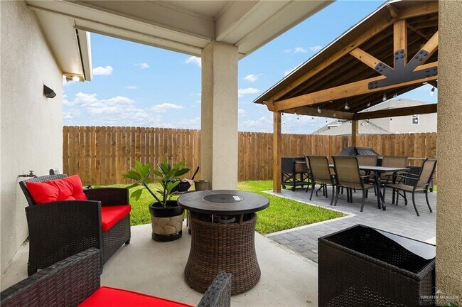 Building Photo - 3226 El Paso Dr