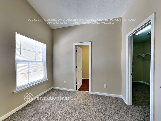 Building Photo - 4016 Bearmont Pl