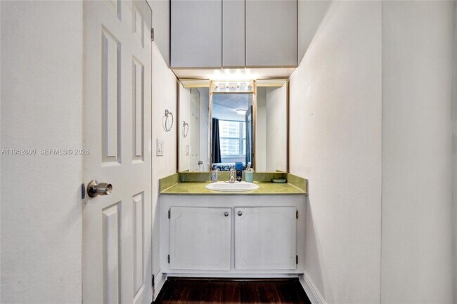 Building Photo - 2201 S Ocean Dr