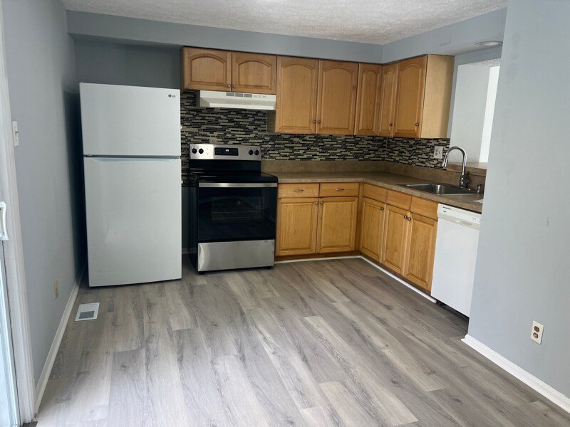 Building Photo - 72 Dorchester Cir