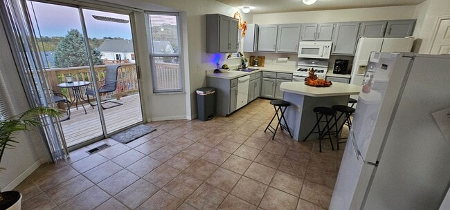 Building Photo - 4162 Whitehall Dr