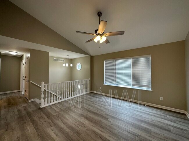Building Photo - 219 Sandalwood Dr