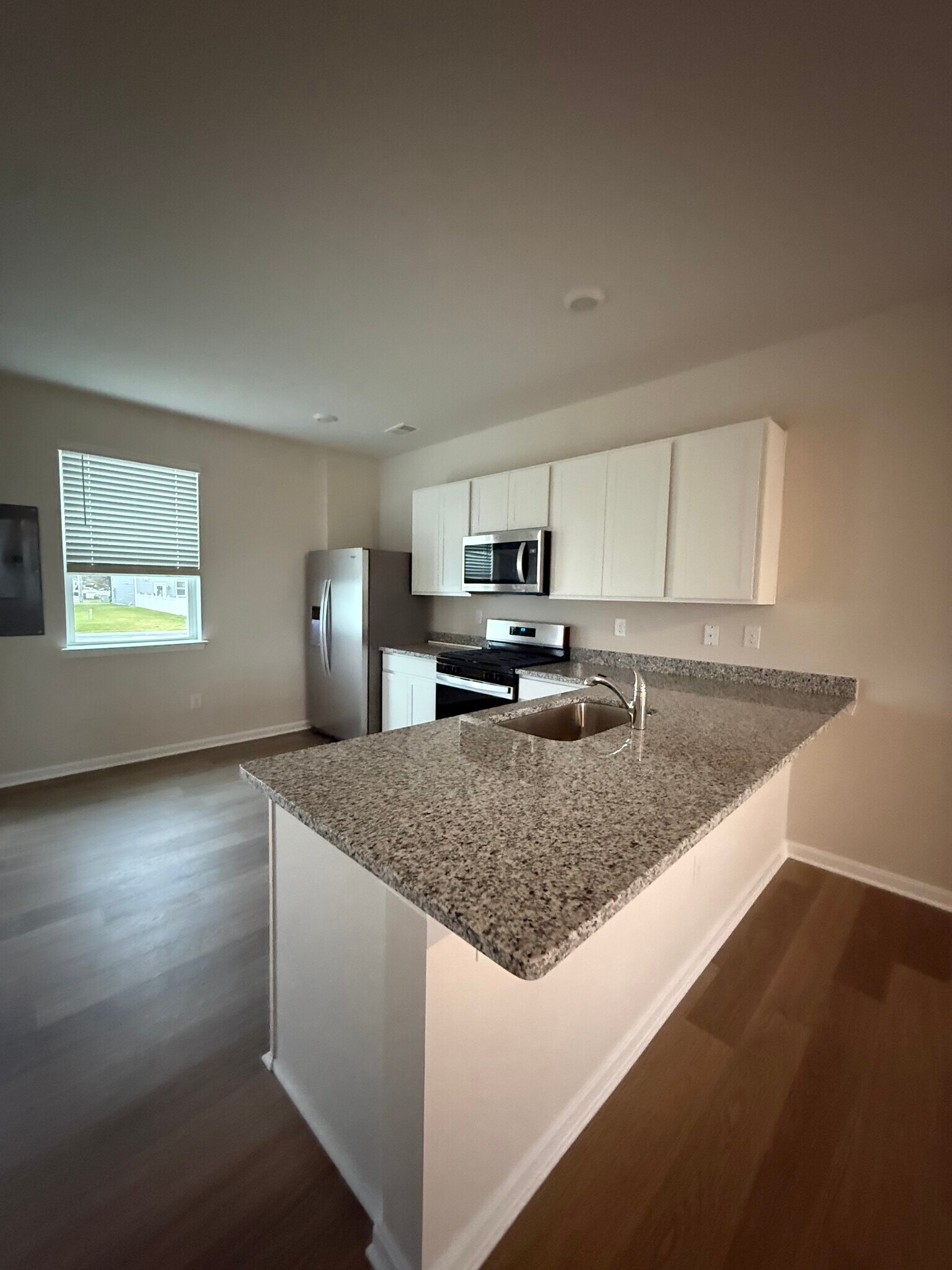 Building Photo - 10958 Farmerfield St