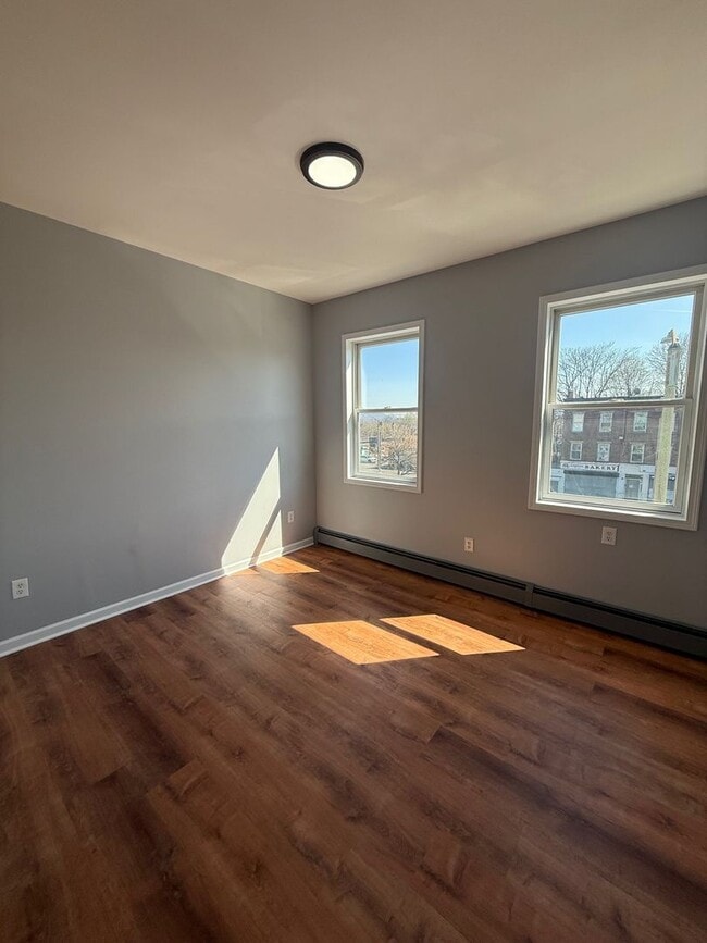 Building Photo - 232 Broadway