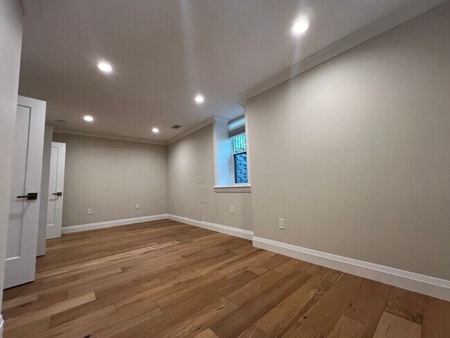 Building Photo - 23 Winslow Rd