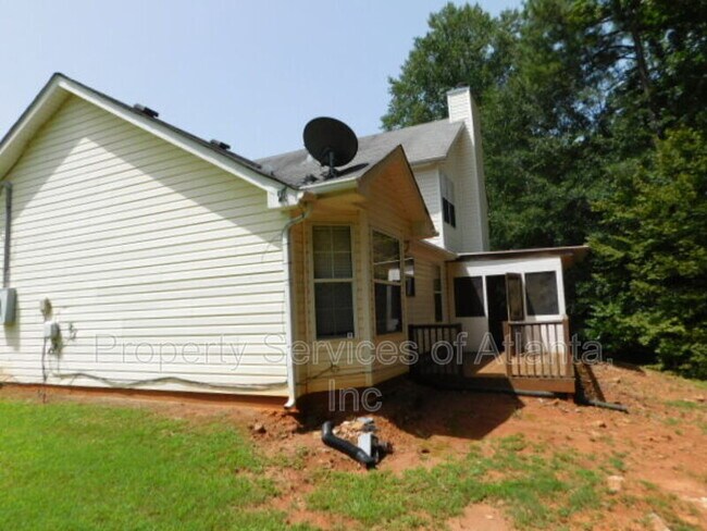Building Photo - 5147 Round Table Dr