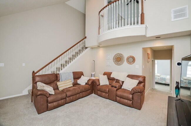 Building Photo - 3654 Royal Royce Dr