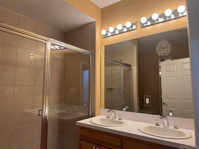 Building Photo - 137 Pond View Dr