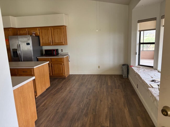 Building Photo - 43003 N Old Mine Rd