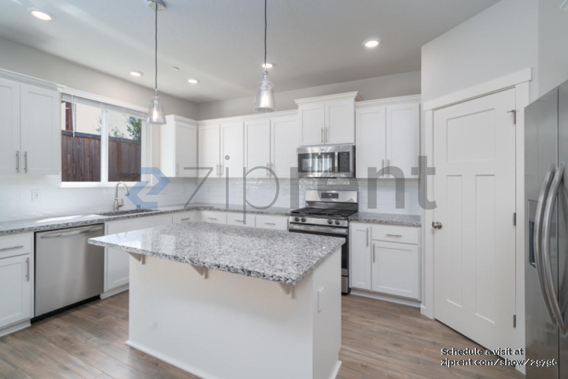 Building Photo - 6486 N 89th Ave