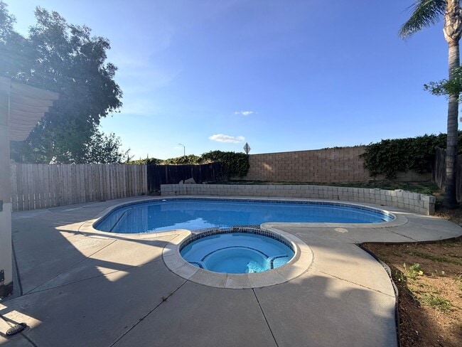 Building Photo - Beautiful 3-Bedroom Home with Pool!