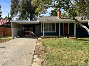 Building Photo - Charming Winters Home