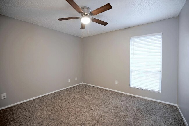 Building Photo - 3203 W Walnut Hill Ln