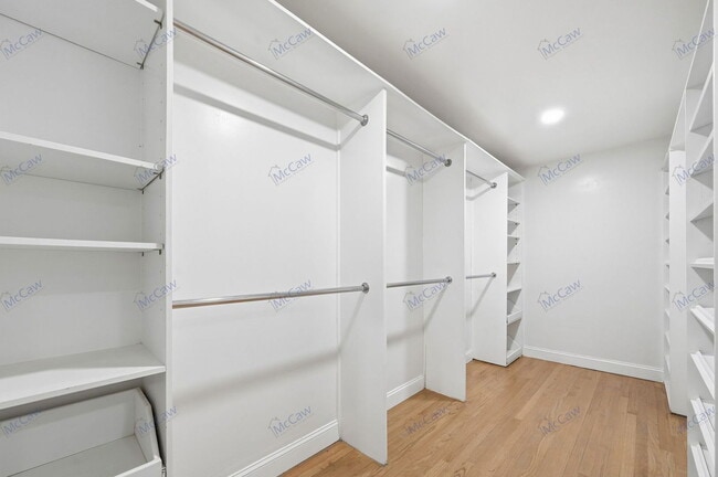 Building Photo - 1622 Hollywood Ave