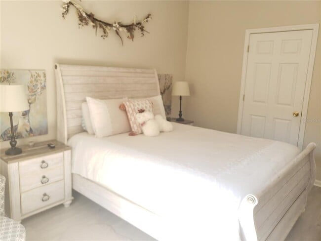 Building Photo - 16530 Cedar Crest Dr