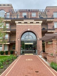 Building Photo - 2 bed/2 bath 4th Floor Unit in Cherry Creek! Covered Parking & Laundry Included!