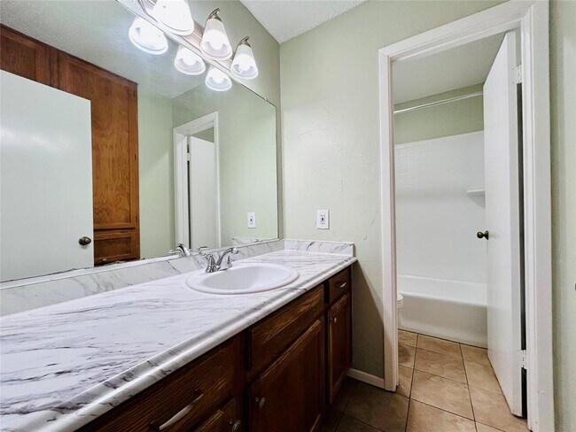 Building Photo - 12300 Deer Falls Dr