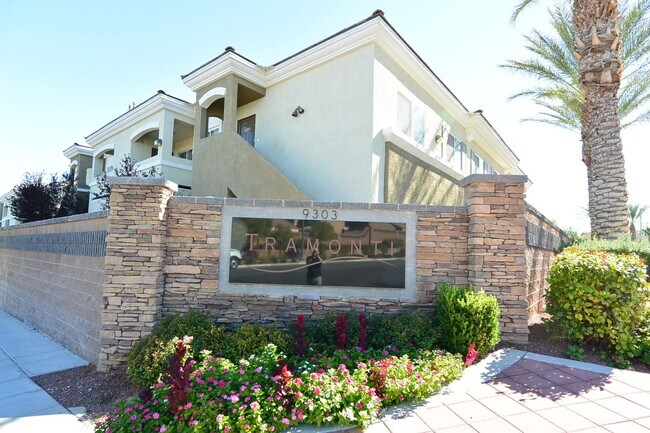 Building Photo - 2 Bed + Den/ 2 Bath 2nd floor condo in Gat...