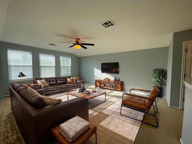 Building Photo - 9432 Castle Pines Dr