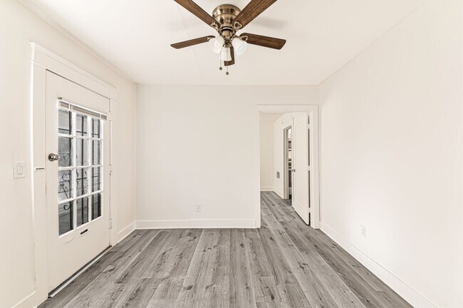 Interior Photo - 525-537 Chestnut Avenue