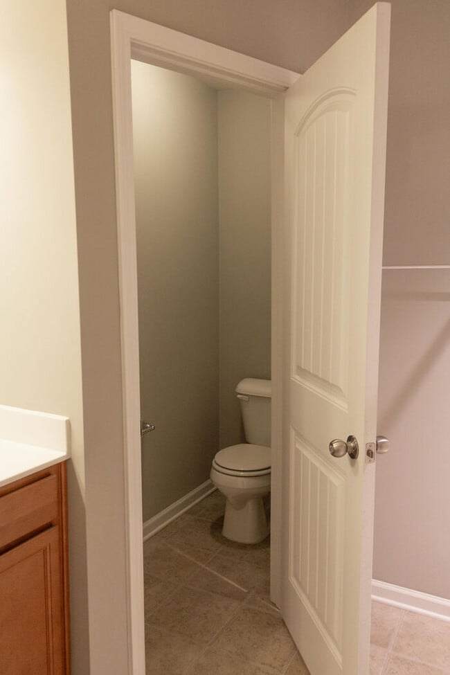 Building Photo - Gorgeous Raleigh Townhome For Rent