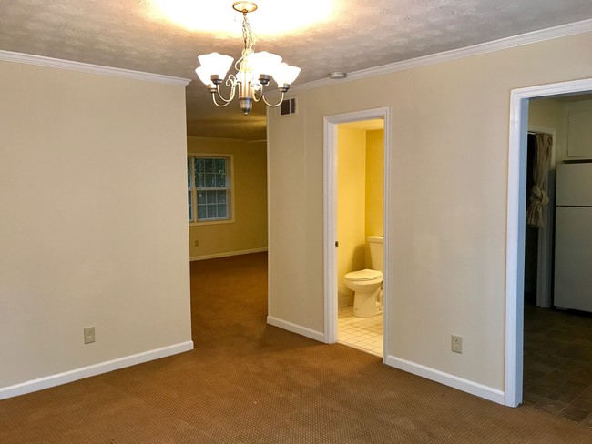 Building Photo - 330 Winding River Dr