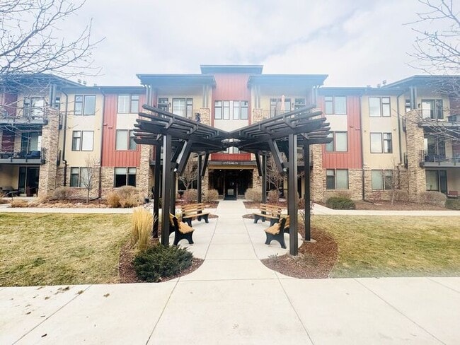 Building Photo - Gorgeous Flats at Rigden Farm 2bed 2bath Condo