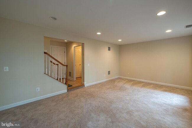 Building Photo - 9243 Point Replete Dr