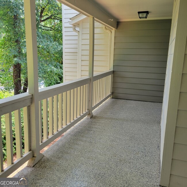 Building Photo - 62 Rumson Ct