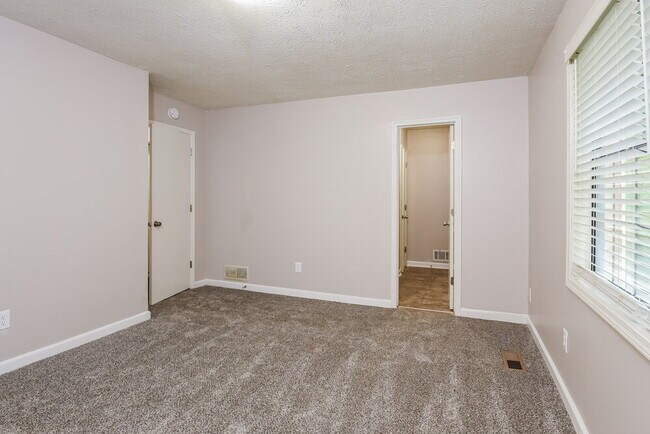 Building Photo - 4710 Spring Gate Dr