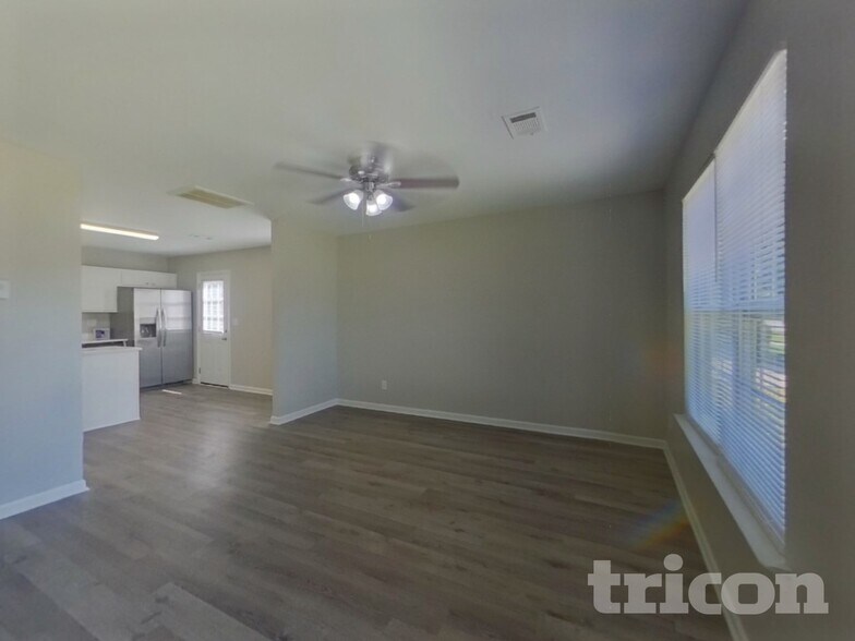 Building Photo - 4920 Hopewood Ln