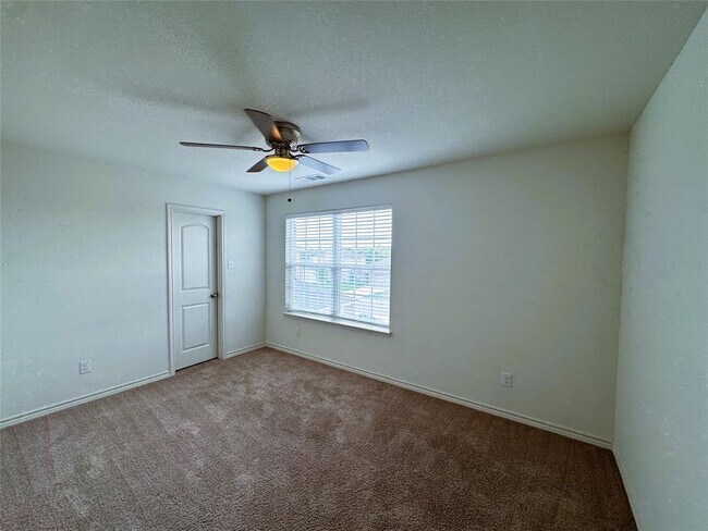 Building Photo - 356 Cres Park Dr