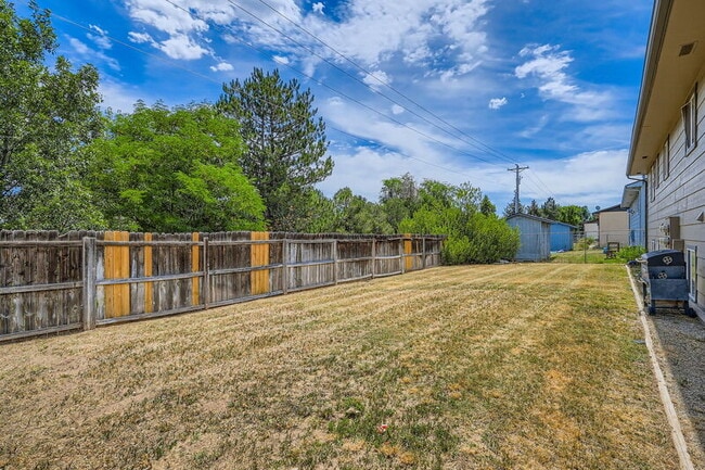 Building Photo - 6652 Provincial Dr