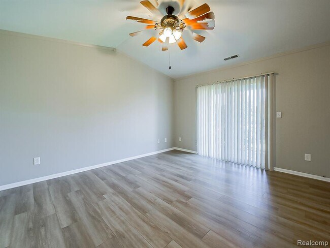 Building Photo - 8208 Chesapeake Cir