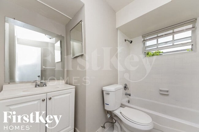 Building Photo - 2220 NW 44th Ave