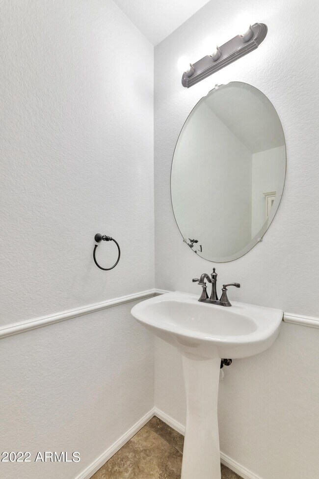 Building Photo - 3617 E Potter Dr