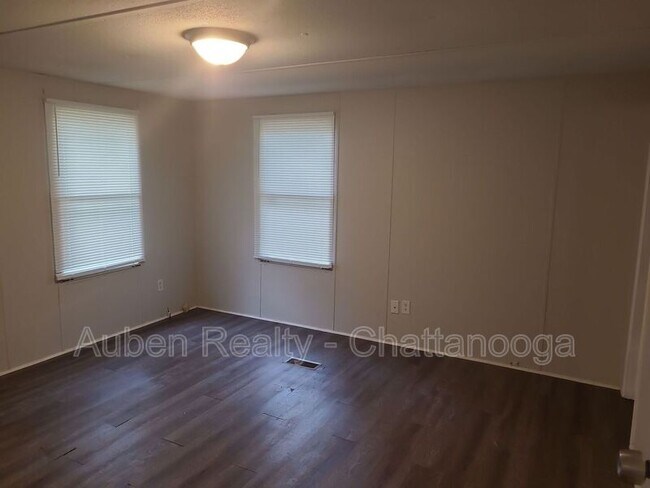 Building Photo - 1029 Grays Dr