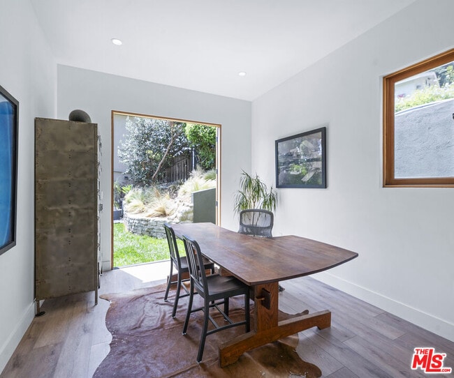 Building Photo - 2310 Vasanta Way