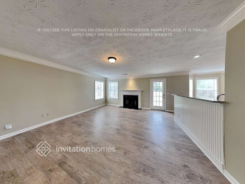 Building Photo - 3175 Gallery Walk