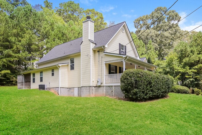 Building Photo - 2898 Zingara Rd NE